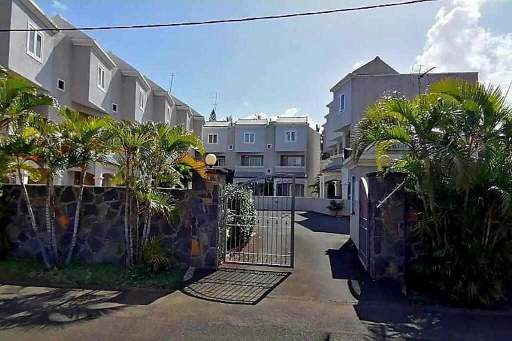 Sunshine Luxurious Villa:4 Mins Walk From Beach Flic-en-Flacq Exteriér fotografie